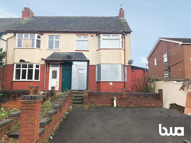 3 bedroom end terraced house in West Bromwich