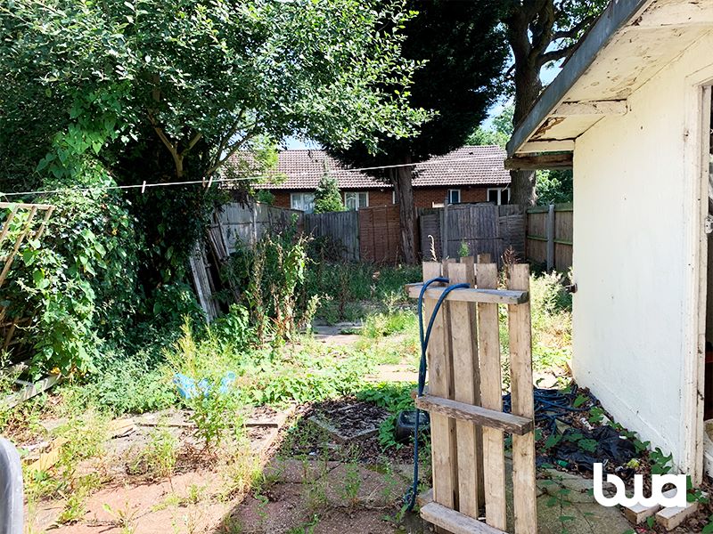 2 bedroom mid terraced house in Bartley Green