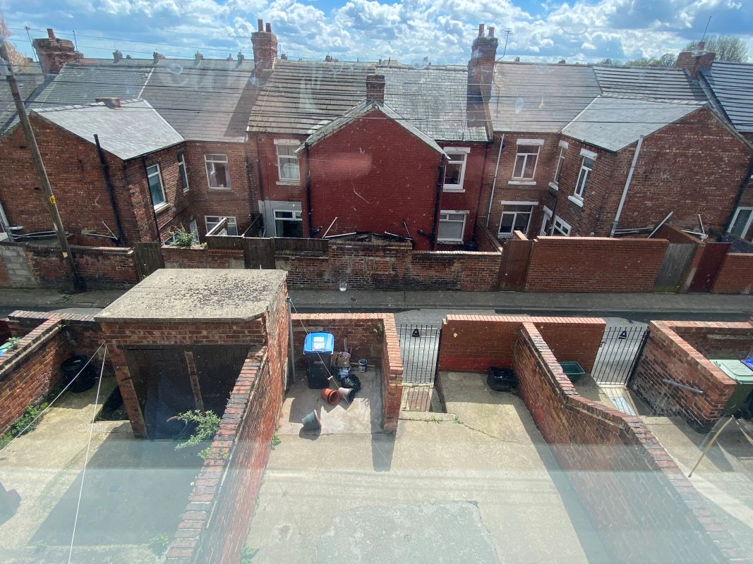 2 bedroom mid terraced house in County Durham