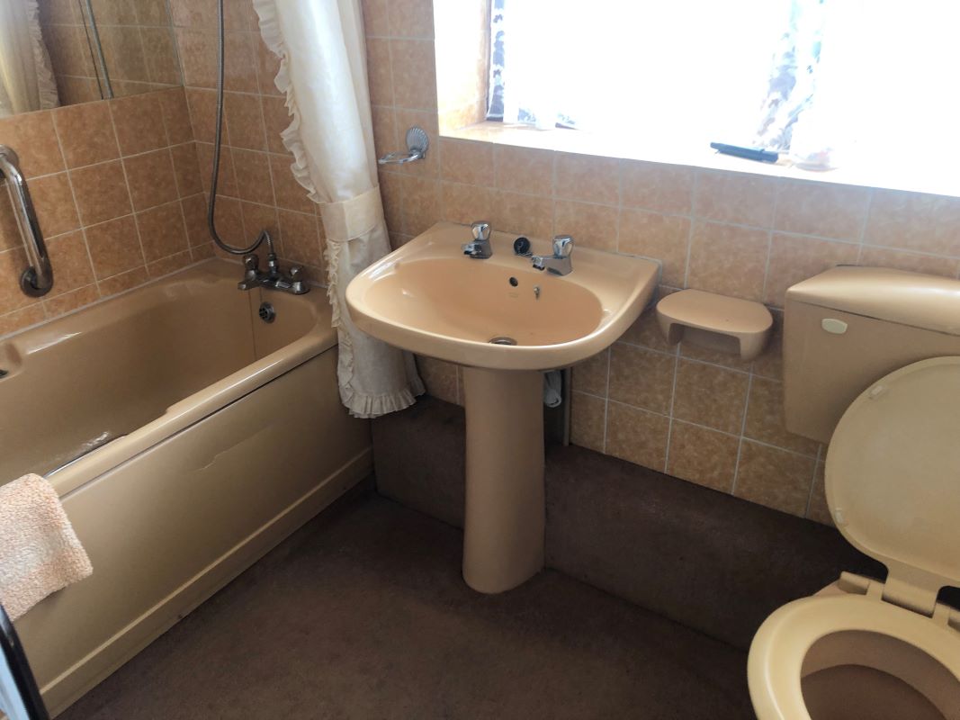 3 bedroom semi detached house in Stratford-upon-Avon