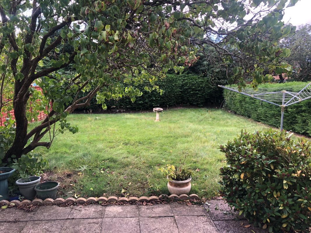 3 bedroom semi detached house in Stratford-upon-Avon