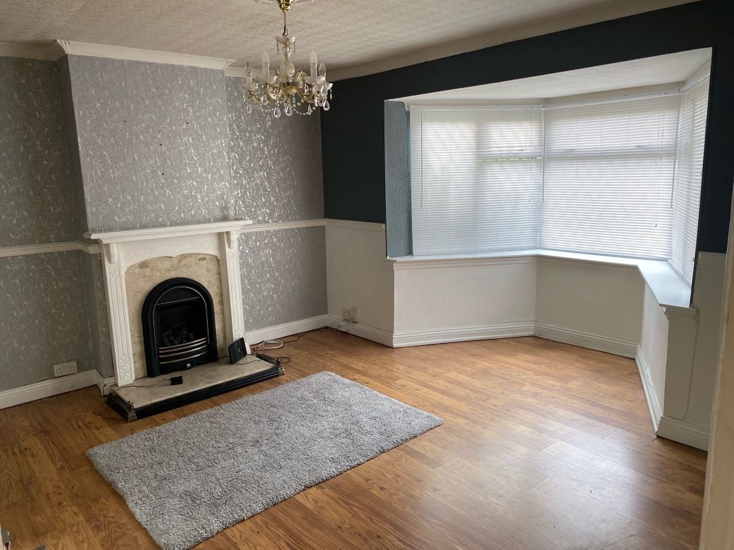 3 bedroom semi detached house in Bilston