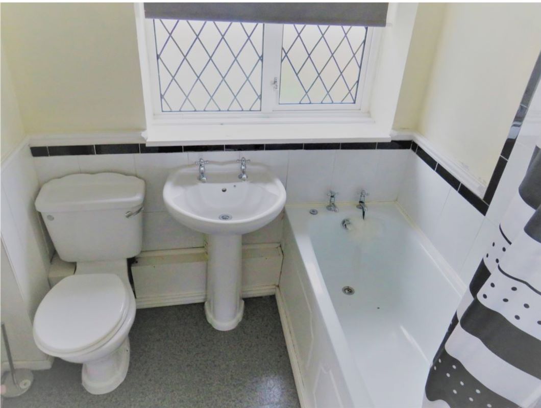 3 bedroom semi detached house in Bilston