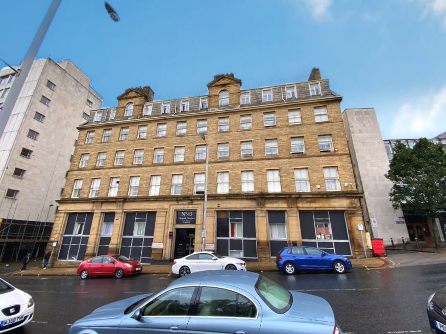 1 bedroom apartment in Bradford