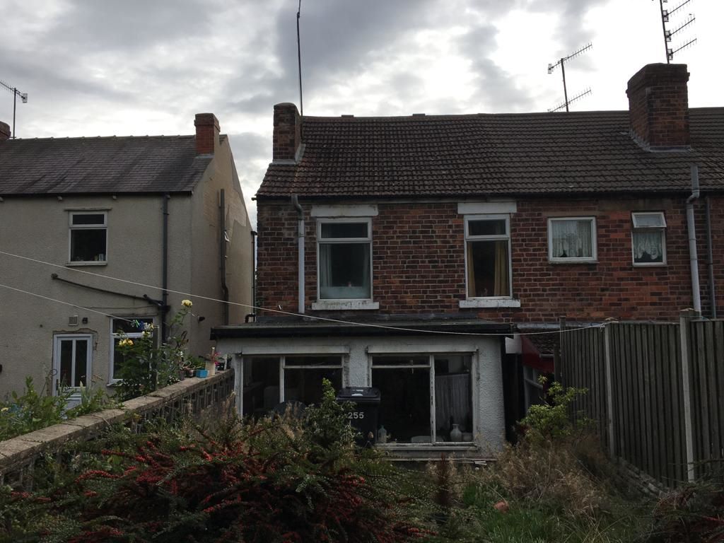 2 bedroom end terraced house in Chesterfield