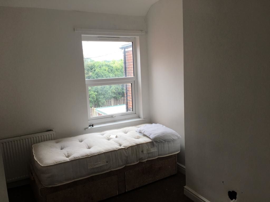 3 bedroom mid terraced house in Worksop