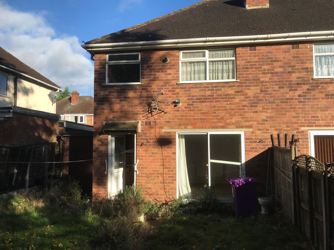 3 bedroom semi detached house in Wolverhampton