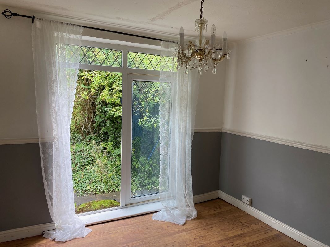 3 bedroom semi detached house in Bilston