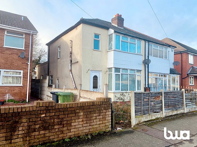 3 bedroom semi detached house in Bilston