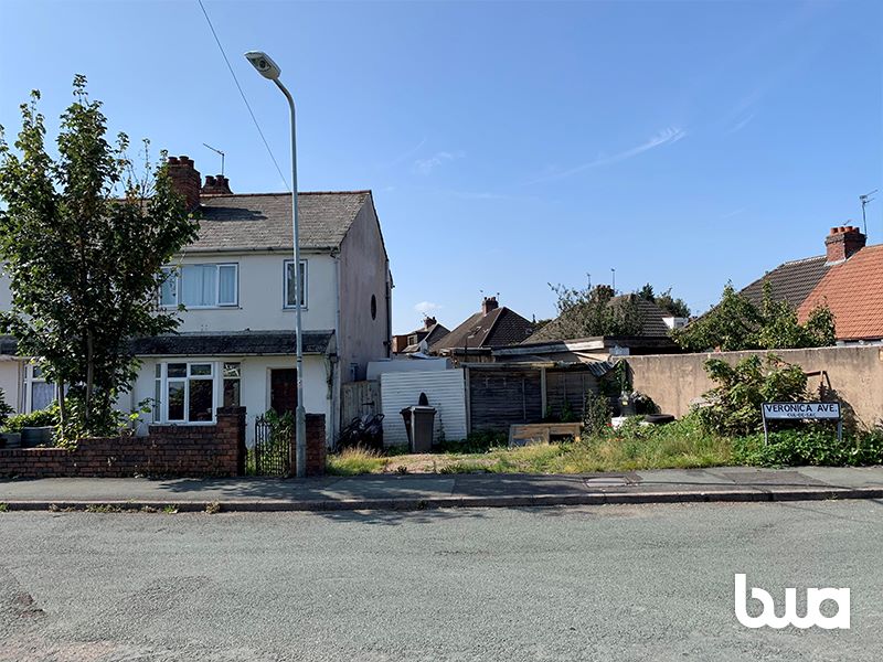3 bedroom semi detached house in Wolverhampton 