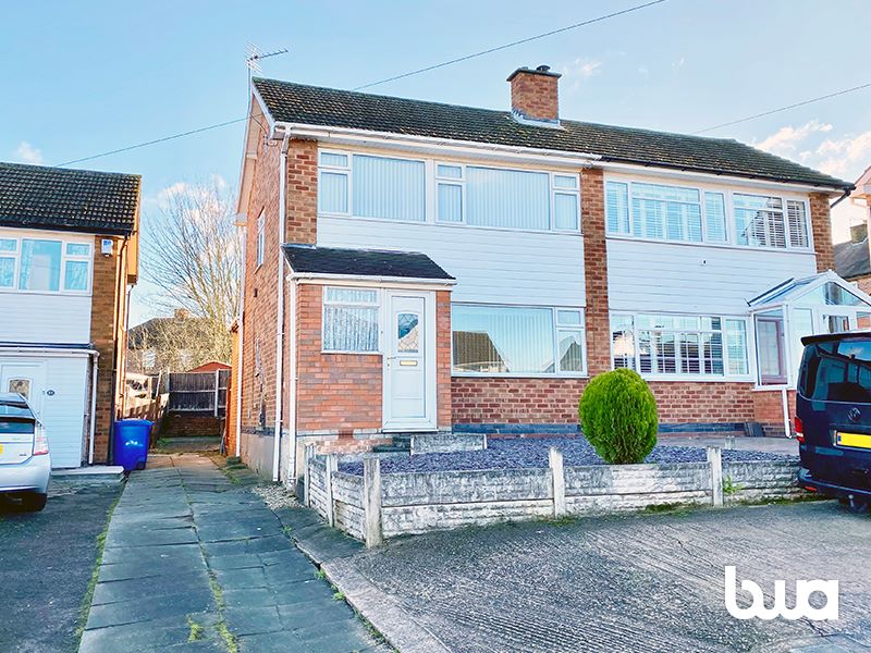 3 bedroom semi detached house in Tamworth