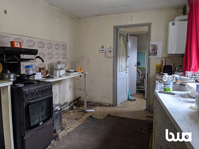 3 bedroom mid terraced house in Wolverhampton