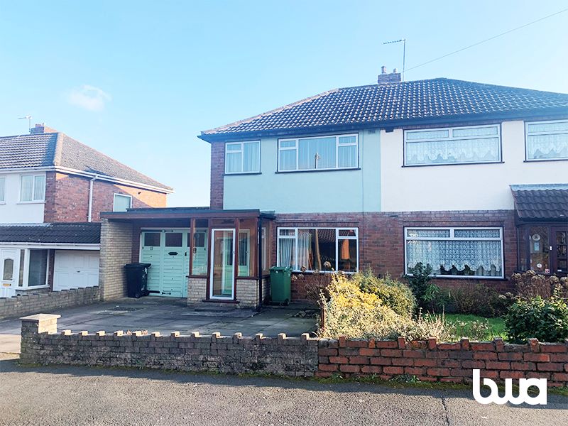 3 bedroom semi detached house in Wolverhampton