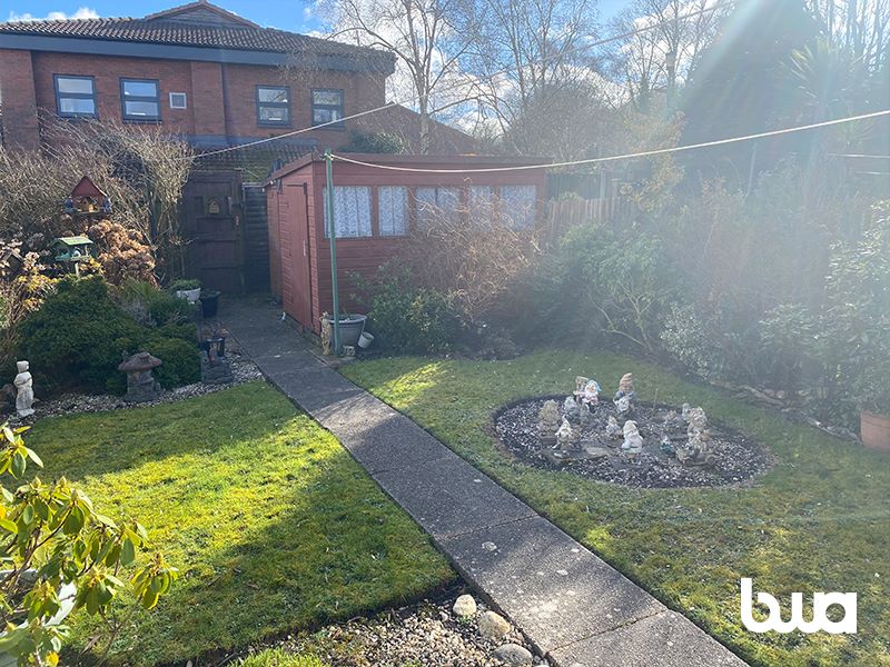 3 bedroom semi detached house in Wolverhampton