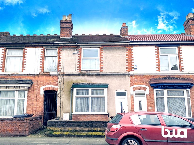 3 bedroom mid terraced house in Wolverhampton