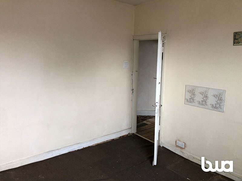 3 bedroom mid terraced house in Wolverhampton