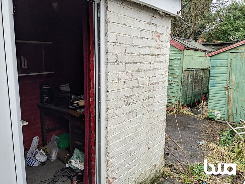 3 bedroom mid terraced house in Wolverhampton