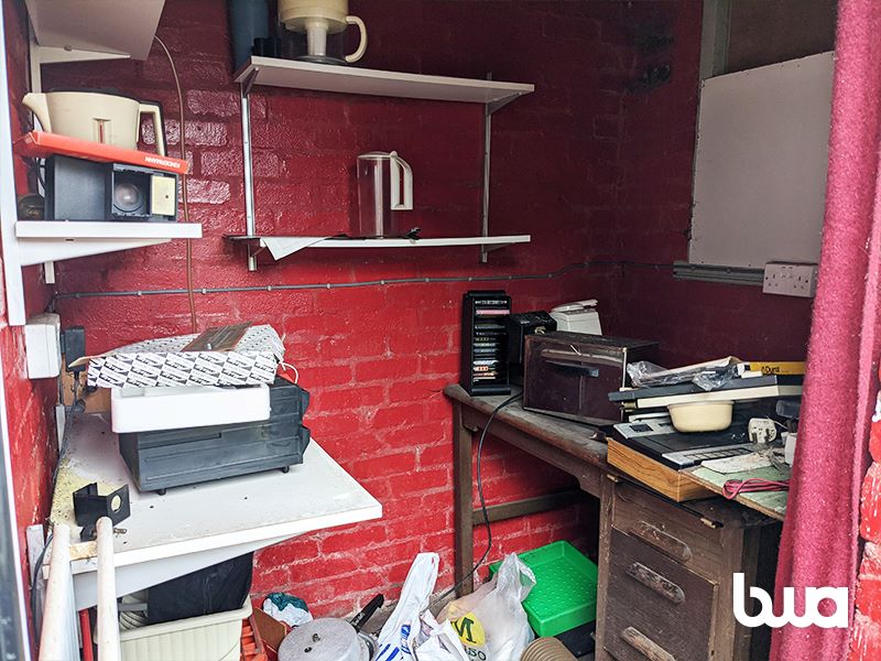 3 bedroom mid terraced house in Wolverhampton