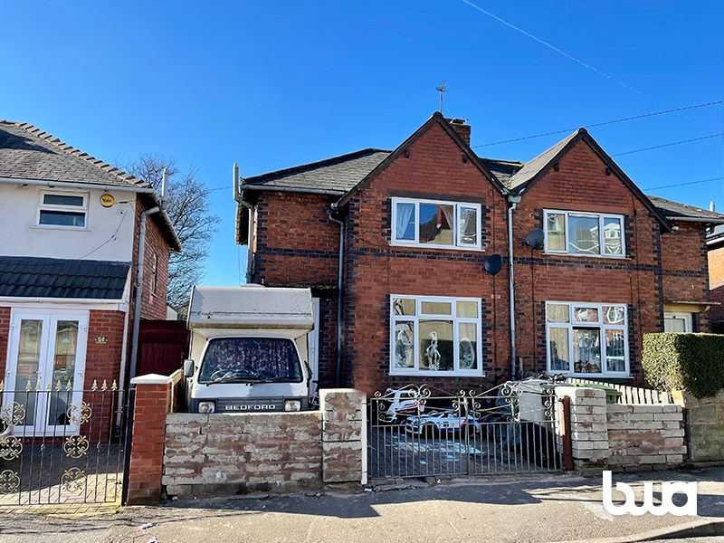 3 bedroom semi detached house in Walsall