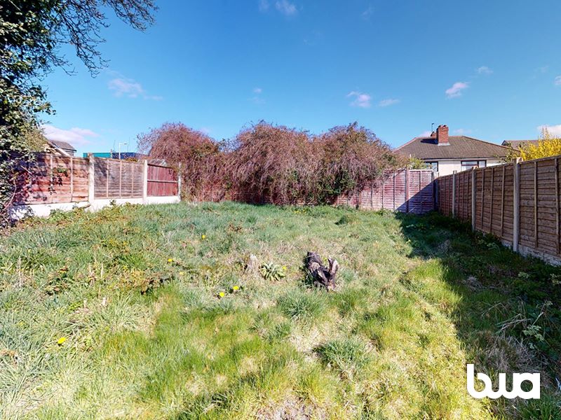 2 bedroom bungalow in Wolverhampton