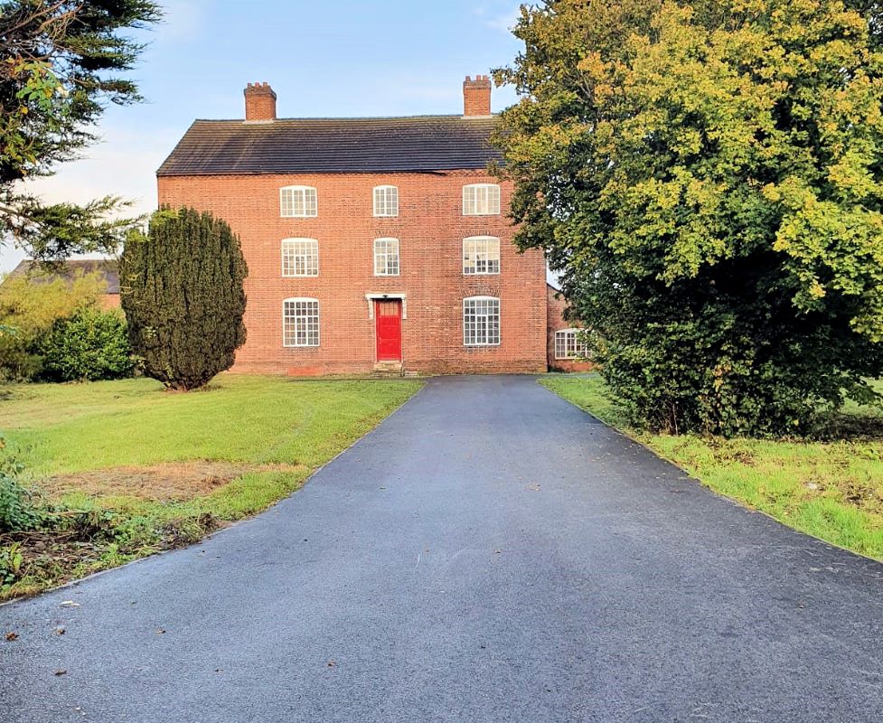 8 bedroom Georgian farmhouse in Stafford