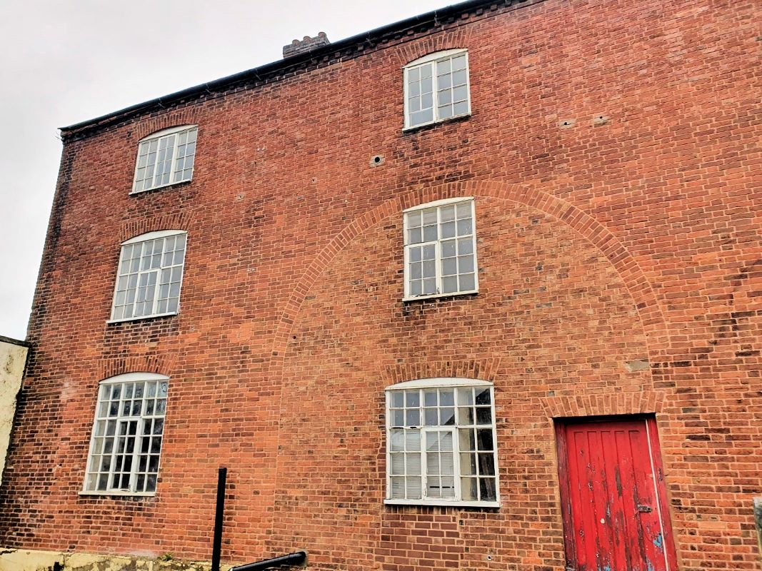 8 bedroom Georgian farmhouse in Stafford