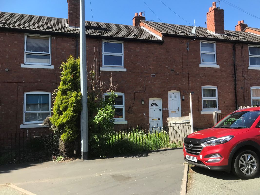 2 bedroom mid terraced house in Wellington