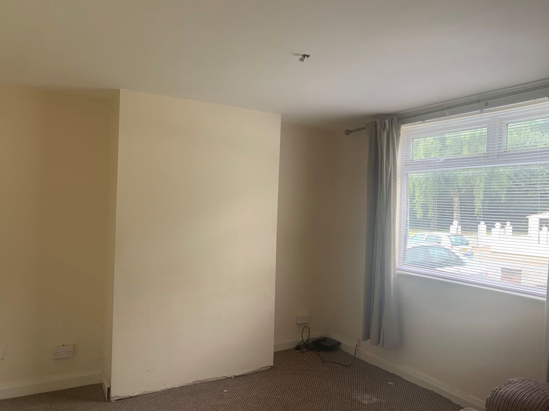 3 bedroom semi detached house in Tipton
