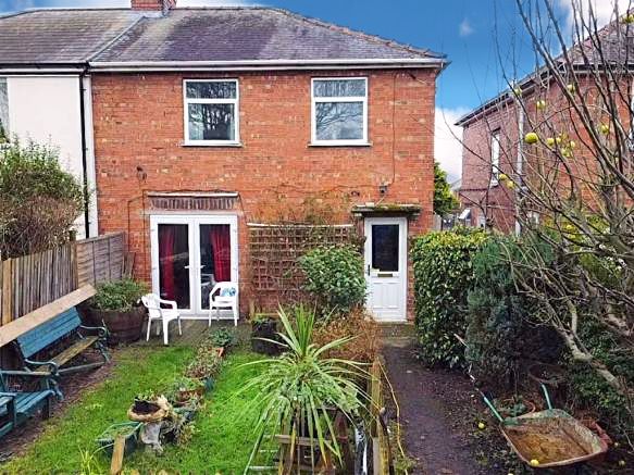 2 bedroom semi detached house in Retford