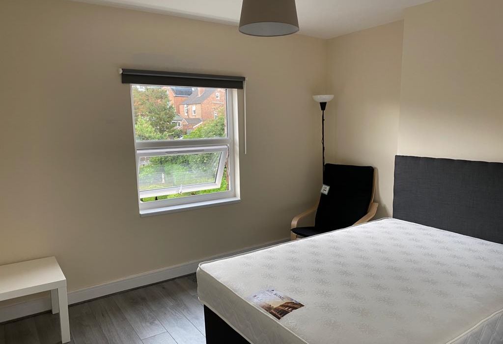 Freehold mixed use property in Worcester
