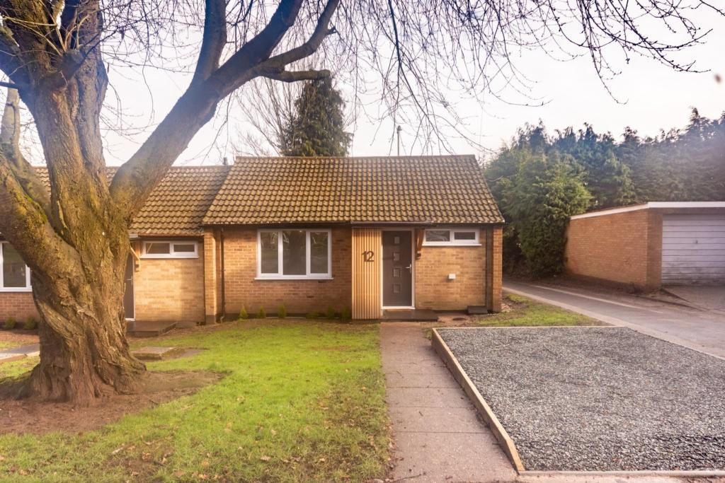 3 bedroom end terraced bungalow in Lichfield