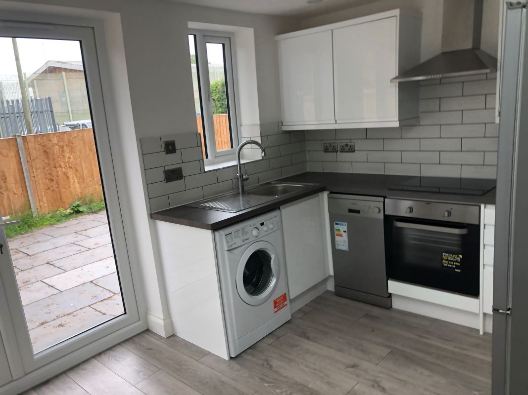 3 bedroom end terraced bungalow in Lichfield