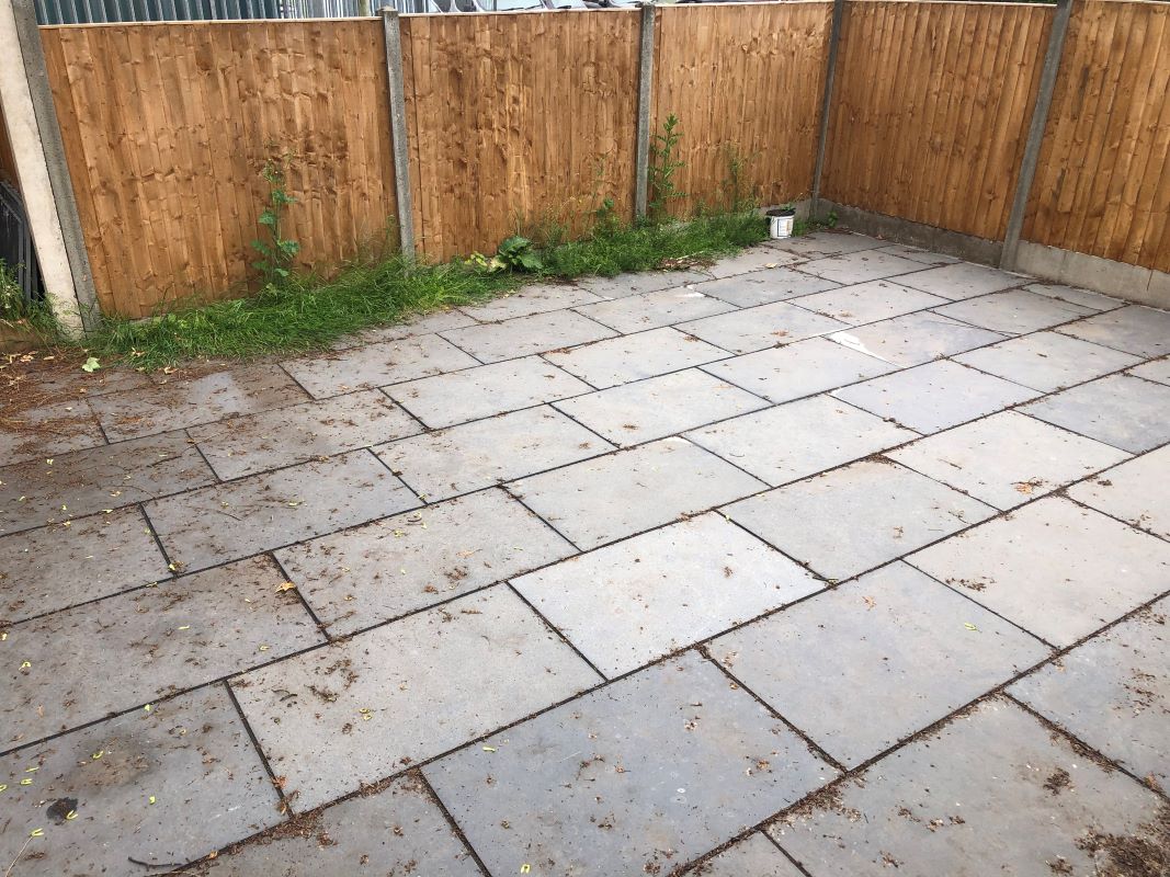 3 bedroom end terraced bungalow in Lichfield
