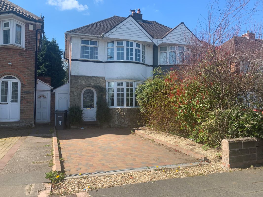 3 bedroom semi detached house in Birmingham