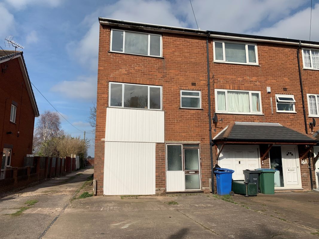 4 bedroom end terraced house in Oldbury