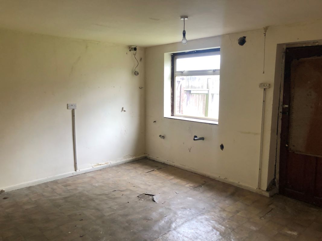 4 bedroom end terraced house in Oldbury