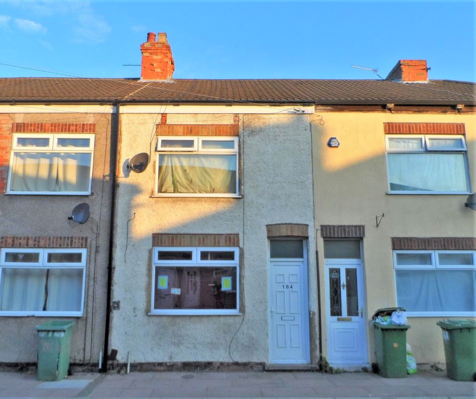 3 bedroom mid terraced house in Grimsby