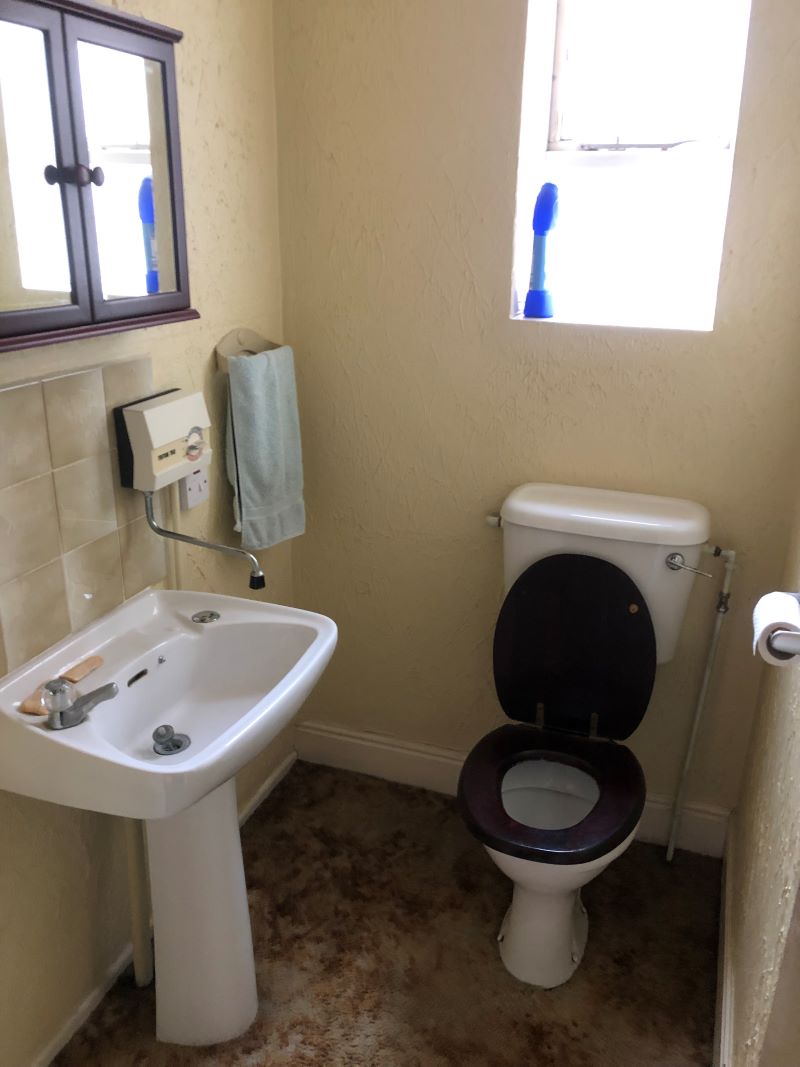 3 bedroom mid terraced house in Tamworth
