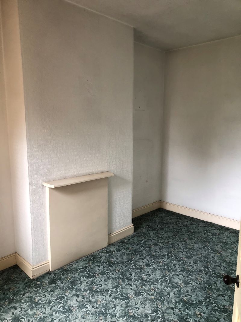 3 bedroom mid terraced house in Tamworth