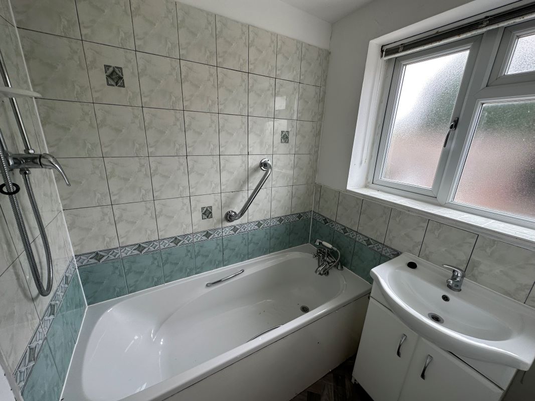 2 bedroom mid terraced house in Nuneaton