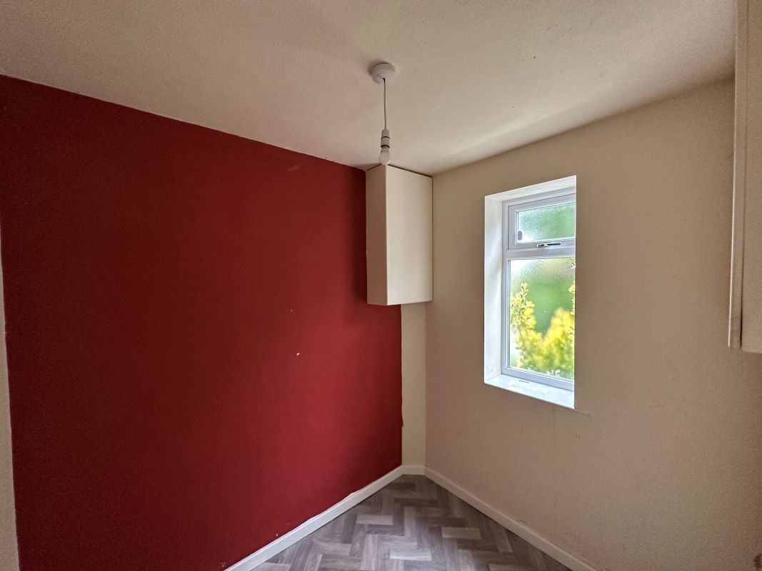 2 bedroom mid terraced house in Nuneaton