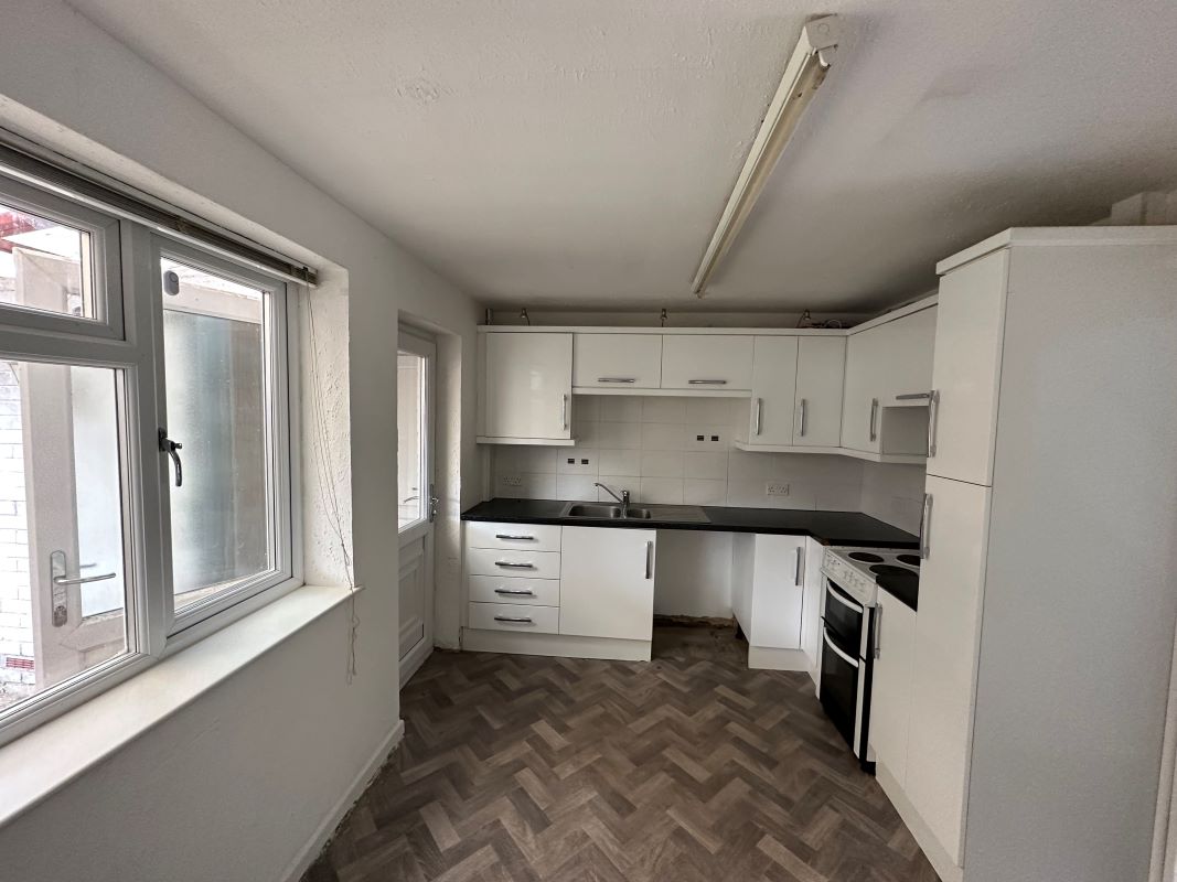 2 bedroom mid terraced house in Nuneaton
