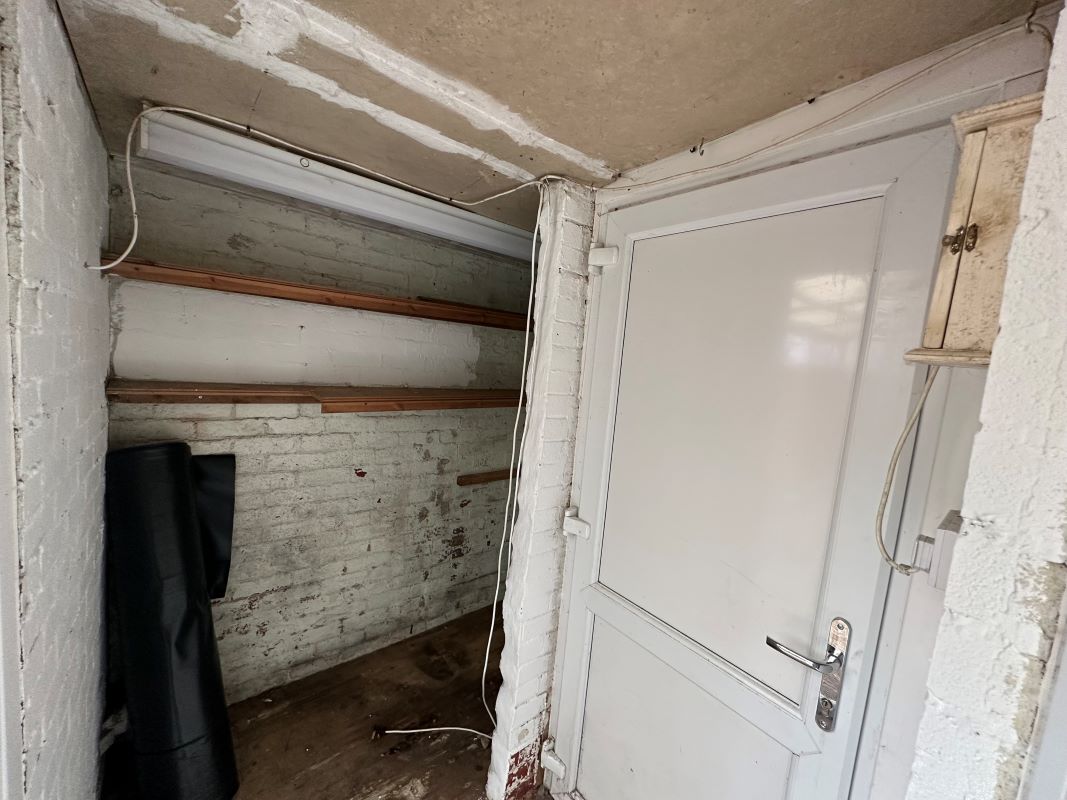 2 bedroom mid terraced house in Nuneaton