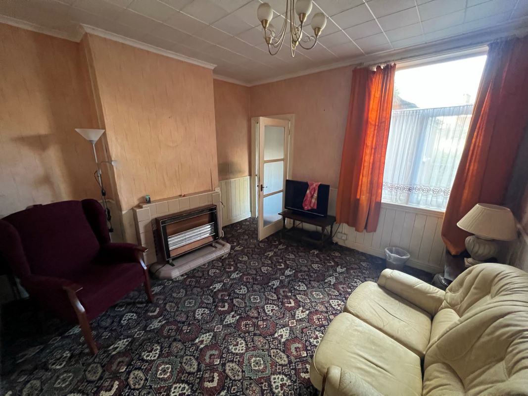 3 bedroom mid terraced house in Dudley