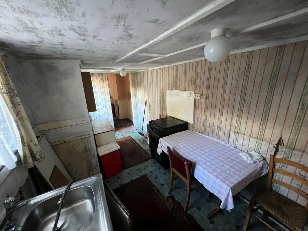 3 bedroom mid terraced house in Dudley