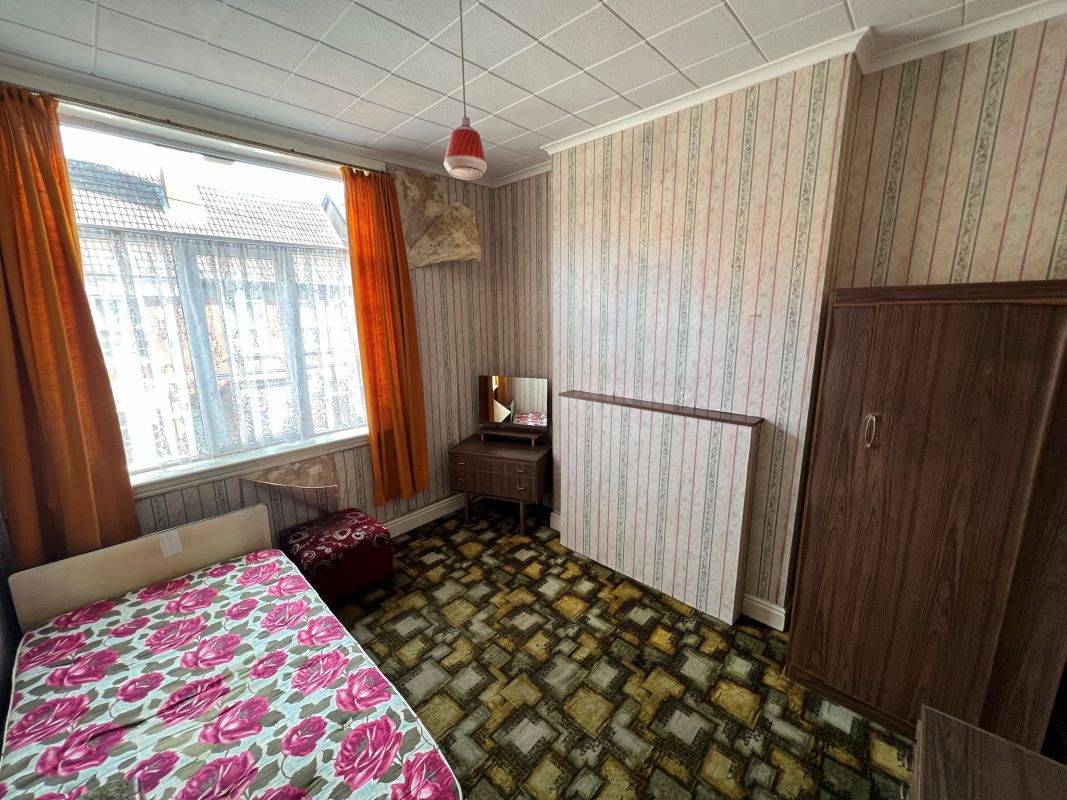 3 bedroom mid terraced house in Dudley