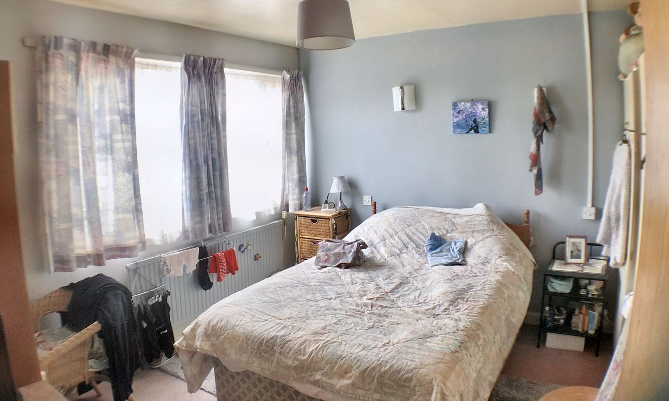 3 bedroom apartment in Bishops Cleeve, Glos.