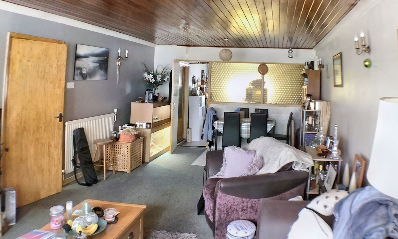 3 bedroom apartment in Bishops Cleeve, Glos.