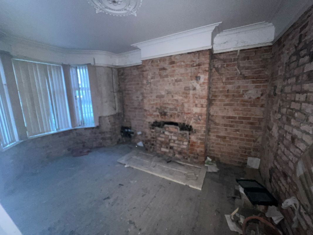 3 bedroom mid terraced house in Crewe