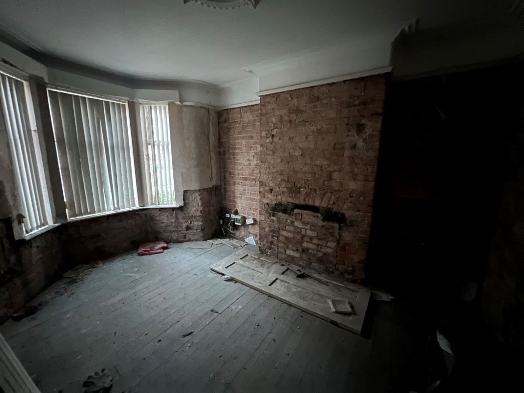 3 bedroom mid terraced house in Crewe